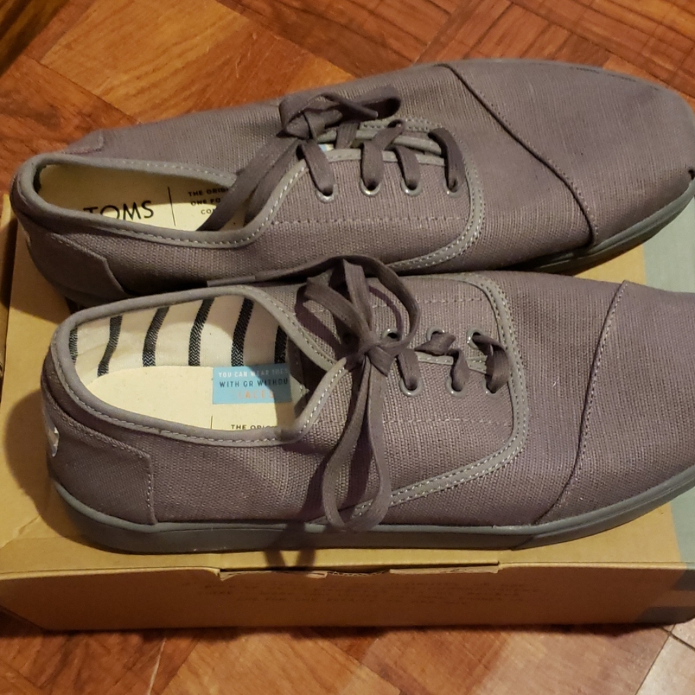 TOMS Shoes size 13
